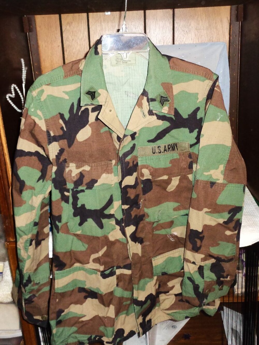 EXCELLENT WOODLAND CAMO ARMY SHIRT-SMALL 20" x 29"-TOUGH,STRONG